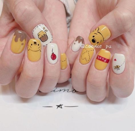 Desain Salon Kuku, Disney Acrylic Nails, Kutek Disney, Yellow Nail Art, Bears Nails, Bunny Nails, Art Designs Ideas, Art Deco Nails, Hello Nails