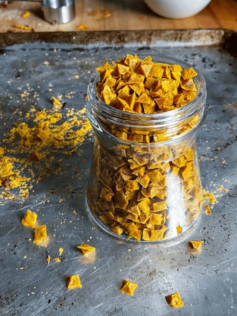 Make 1000 Dog Training Treats - The Art of Doing Stuff Diy Dog Training Treats, Dehydrator Dog Treats, Diy Dog Training, Dog Training Treats Recipe, Salmon Dog Treats, Puppy Training Treats, Recipe Salmon, Best Treats For Dogs, Easy Dog Treats