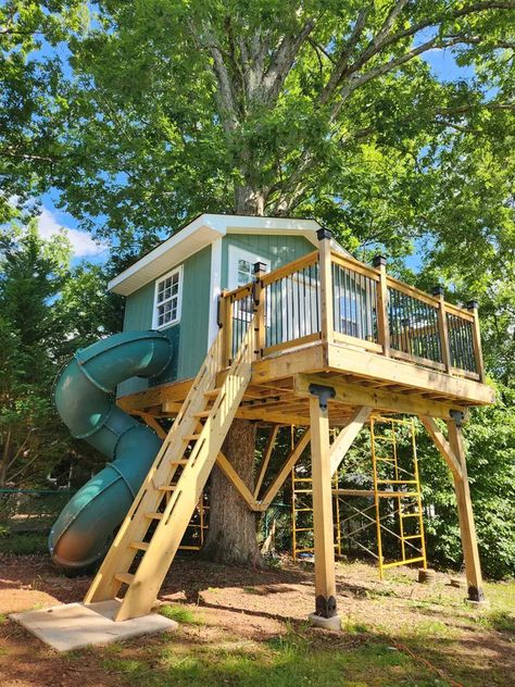 Built by our Customers – Treehouse Supplies Treehouse With Zipline, Kids Tree House Ideas Diy, Simple Treehouses For Kids, Toddler Tree House, Basic Tree House, Kid Tree Houses, Tree House Ideas For Kids, Cool Backyard Ideas For Kids, Easy Backyard Ideas On A Budget Simple