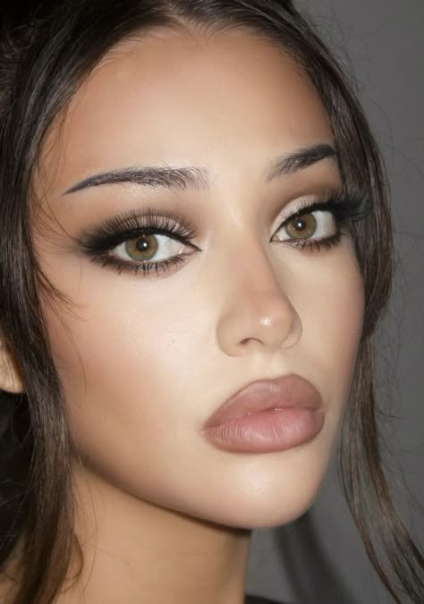 Max Black Makeup, Soft Smoky Glam Makeup, Almond Eye Shape Makeup, Expresso Makeup Look, Makeup Ideas Asian Eyes, 90s Dark Feminine Makeup, Virgo Makeup Looks, Wedding Makeup For Brown Eyes Brunette, Simple Dark Makeup Looks