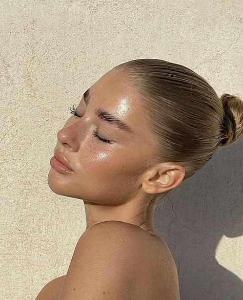 Clean Skin Aesthetic, Glowing Skin Aesthetic, Makeup Artist Aesthetic, Jess Hunt, Mermaid Skin, Fairy Makeup, Make Up Inspiration, Dewy Skin, Clean Girl Aesthetic