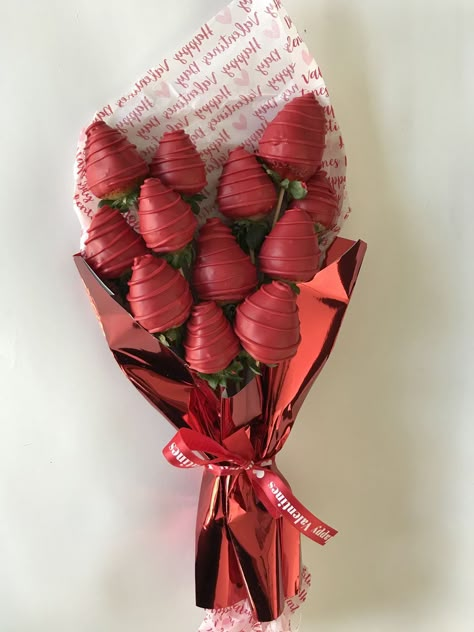 Bouquet Strawberries Chocolate, Bouquet Of Chocolate Strawberries, Strawberry Bouquet Valentines, Mini Strawberry Bouquet, Valentine’s Day Things To Sell, Bouquet Of Strawberries, Small Strawberry Bouquet, Valentines Day Strawberries Bouquet, Valentine’s Day Dipped Strawberries