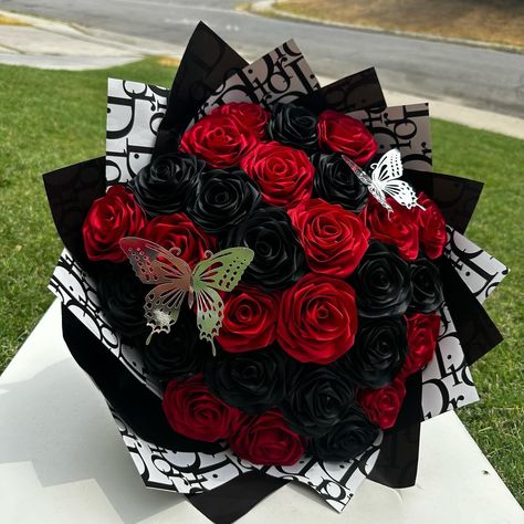 29 roses🥀🖤 - - - - - #eternalbouquet #black #red #roses #boquet #ramos #fypppp #redandblack #ordernow #uniqueroses #eternal #diorpaper #ribbon #ribbonflowers #butterflies Butterfly Money, Black Rose Bouquet, Crafty Flowers, Ribbon Rose Bouquets, Black Bouquet, Money Bouquet, Red Bouquet, Ribbon Crafts Diy, Ribbon Bouquet