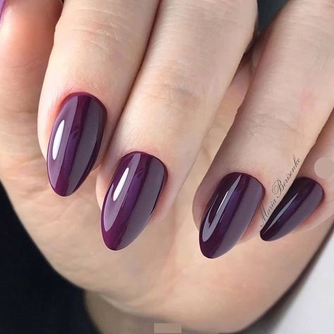 Purple Nails Medium Length, Wine Purple Nails, Plum Acrylic Nails, Deep Purple Nails Design, Dark Nail Colors, Color Uva, Dark Nail Designs, Dark Purple Nails, Violet Nails