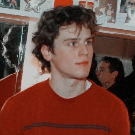 Jonathan Groff, Wall, Red