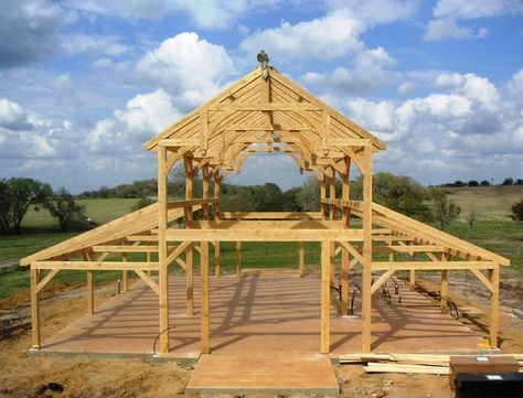 Equipment Barn in TX with Hemlock Frame and Curved Braces Pole Barn Construction, Pole Barn Designs, Pole Barn Plans, Post And Beam Barn, Timber Frame Barn, Barn Kits, Barn Shop, Timber Frame Construction, Barns Sheds