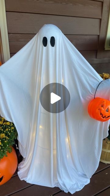 Jessica Marshall on Instagram: "13 days of Halloween diys!! Follow for more fun Halloween ideas all month long!! #halloween #halloweendiy #13daysofhalloween #ghost #halloweencrafts #foryou #foryoupage" Ghost For Porch, Holoween Idea Decorations, Diy Lighted Ghost, Diy Porch Ghosts Outdoor, Outside Ghosts Diy, Easy Diy Halloween Decorations Outdoor Ghost House, Ghost Decorations For Halloween Diy, Tomato Cage Ghost With Arms, How To Make Halloween Ghosts