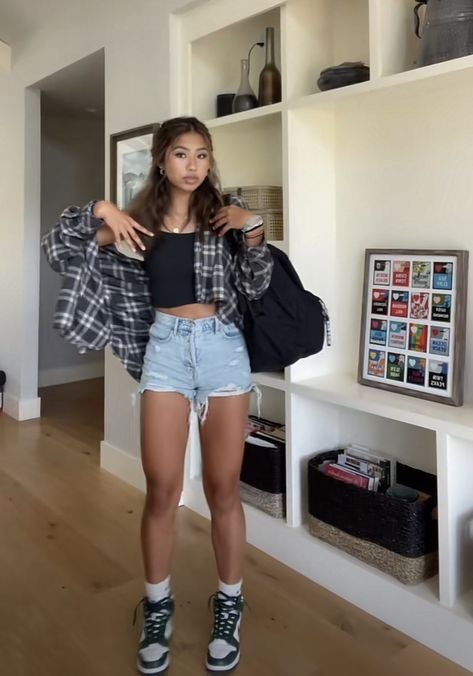 Girls Summer Outfits Aesthetic, Outfits For Teenage Girls Summer, Shorts For School Outfits, 2023 Everyday Outfits, Hot Day School Outfits Casual, Brunette Style Outfits Summer, Cute Fits 2023, Cute Outfit Inspo For School Summer, Cute Hot Weather Outfits For School