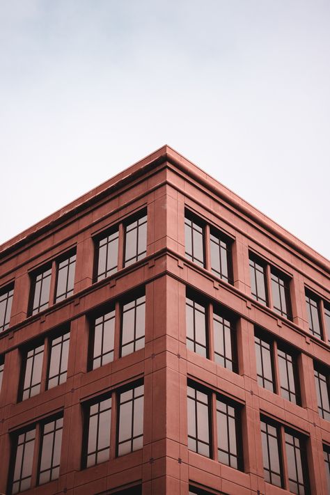 #background #beautiful #beautifulsky #brightsky #brown #building #buildingmirror #buildingphoto #buildingphotography #buildingphotos #buildings #canoneosm50 #canonphotography #city #citybuilding #citybuildings #closeup #closeupbuilding #closeupportrait #closeupsubject #dark #darkbrown #darkorange #instagrag #light #lightbackground #lightroom #sky #sunlight #windows Beautiful Buildings Photography, Monochromatic Architecture, Still Life Drawing Reference, Brown Building, Modern Architecture Photography, Building Windows, Photography Elements, Window Structure, Building View