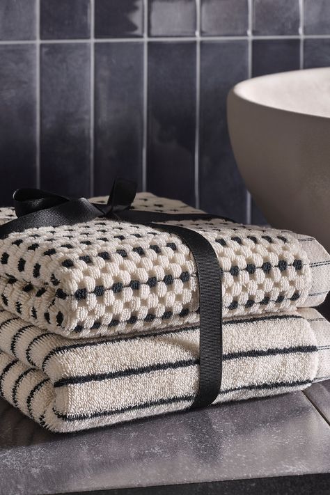 This is set of 2 Natural Mono stripe and Pattern Towel Bale is the perfect combination of easy yet stylish. The set is made from 100% cotton with a detailed stitched pattern and a classic stripe towel in each set. Hand Towel Length 50cm x Width 90cm Machine washable. 100% Cotton. Stripe Towel, Essential Camping Gear, New Home Checklist, Decorative Kitchen Towels, Black Towels, Towel Racks, Bath Towels Luxury, Decorative Kitchen, Cotton Hand Towels