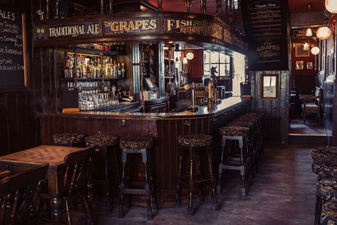 Wapping London, English Office, Vintage Signage, Pub Interior, Pub Design, Home Pub, Old Bar, Old Pub, Marble Columns