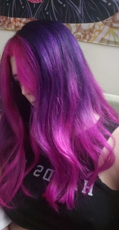 Purple Fading Into Pink Hair, Purple Pink Hair Color Ideas, Dark Purple To Pink Ombre Hair, Long Pink And Purple Hair, Pink And Purple Ombré Hair, Pink And Purple Dyed Hair, Dark Purple Hair With Pink Highlights, Hair Color Ideas Pink And Purple, Violet And Pink Hair