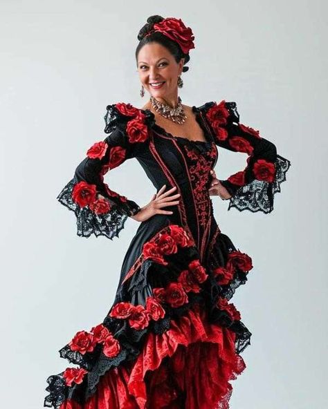 Flamenco Costume, Spanish Dancer, Gown Suit, Flamenco Dress, Flamenco Dancers, Leather Carving, Character Outfits, Tango, Art Girl