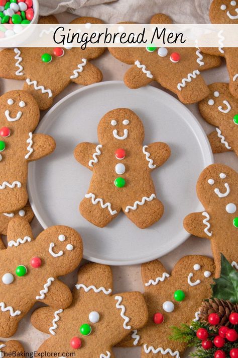 Recipe for Gingerbread Men - cute and festive gingerbread biscuits, easy to make and packed with flavour! Can be made in any shape #thebakingexplorer #gingerbread #gingerbreadmen #christmasbiscuits #gingerbiscuits Easy Gingerbread Decorating, Gingerbread Biscuits Recipe, Ginger Bread Men Decorating, Ginger Bread Men Recipes, Gingerbread Recipe Uk, Decorate Gingerbread Men, Recipe For Gingerbread Men, Gingerman Cookies, Decorating Gingerbread Men