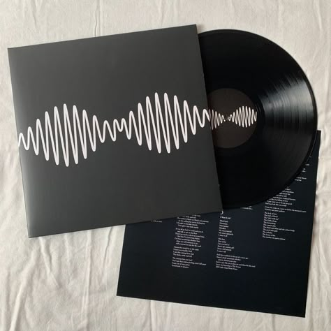 Vinyl Music Aesthetic, Arctic Monkeys Vinyl, Vinyl Shelf, Arctic Monkey, Dr Belongings, Vinyl Aesthetic, Physical Media, Vinyl Collection, Vinyl Cd