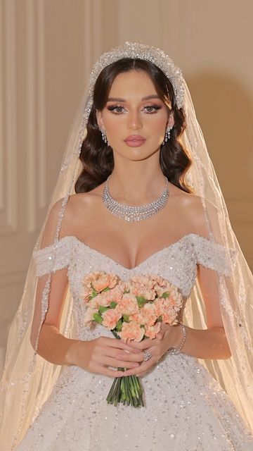 Bride Hairstyles With Veil, Bridal Hair Tiara, Bridal Hair Down, Glam Bride, Off Shoulder Wedding Dress, Bridal Hair Inspiration, Wedding Hairstyles Bride, Fancy Wedding Dresses, Wedding Dress With Veil