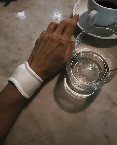 This cuff is sure to make a statement… ❤️ Elsa Peretti’s bone cuff 📸 inspo @marimikh 🔎 Tiffany cuff, Elsa Peretti cuff, Tiffany bracelet, Tiffany bone bracelet #tiffanybracelet #tiffanycuff #elsaperetticuff #elsaperettibracelet #limelightnovaloves #cuffbracelet Bone Cuff, Tiffany Bracelet, Bone Bracelet, Bones Bracelet, Tiffany Bracelets, Tennessee Williams, Elsa Peretti, Instagram Feed, Cuff Bracelet