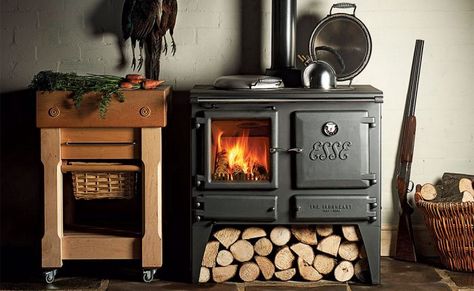 The Esse Ironheart wood-fired stove is a space heater, cooktop, and oven all rolled into one. - Fine Homebuilding #vintage #stove #woodfiredstove #woodstove #spaceheater #vintagespaceheater #vintagecooktop #vintageoven #oven Wood Burning Cook Stove, Wood Fired Cooking, Stoves Cookers, Wood Stove Cooking, Log Burning Stoves, Wood Fuel, Wood Heater, Cooking Stove, Cooking 101