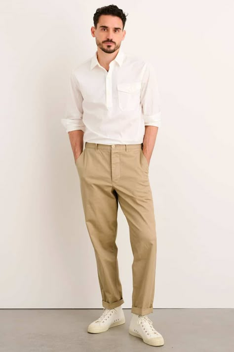 Man Formal Style, Mens Khaki Pants Outfit Casual, Beige Pant Outfits, Khaki Men Outfit, Men Business Outfits, Navy Blue Blush Wedding, White Shirt Outfit For Men, Tan Pants Men, Men Wedding Outfits