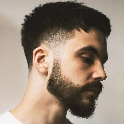 Brunette Hair Trends, Fade Haircut Short, Men Fade Haircut, Very Short Hair Men, Short Hair Men, Men Fade Haircut Short, Short Hair With Beard, Short Fade Haircut, Mens Hairstyles Fade