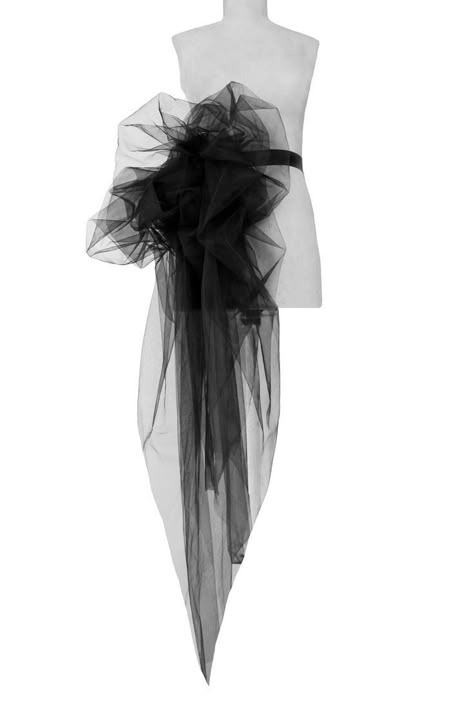 Tulle Bustle, Detachable Tulle Train, Moulin Rouge Costumes, Tulle Costumes, Tulle Fashion, Goth Prom, Pregnancy Costumes, Party City Costumes, Tulle Train