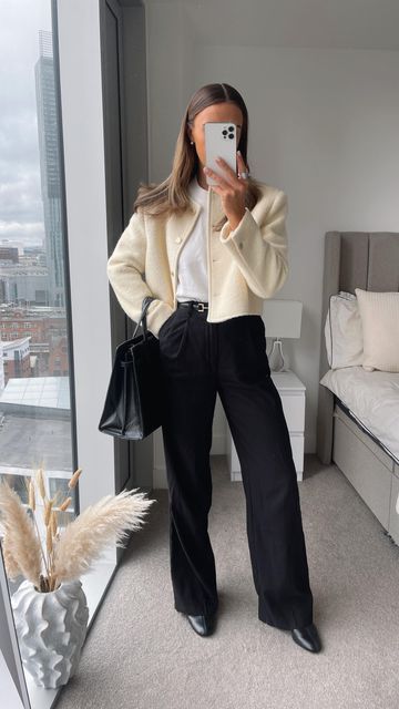 Emma Hothersall 🤍 on Instagram: "workwear wednesday’s 👩🏽‍💻💘 five tips to make a plain work outfit a little more exciting! new month, new goals 👏🏽 hope you all have a great day 🤍" Millenial Work Outfit, First Day Office Outfit, First Work Day Outfit, Wednesday Outfit Work, Work Experience Outfits Year 10, Finance Outfits Women, Business Casual Outfits Interview, First Day Work Outfit, London Work Outfit