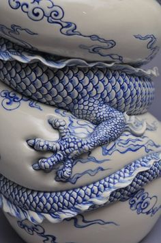 Johnson Tsang, Chinese Dragon, Dragon Art, Delft, Ceramic Art, Art Inspo, Art Ideas, Blue White, Art Inspiration