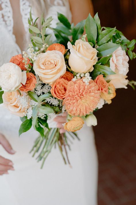 Orange Spring Wedding Flowers, Peach And White Wedding Florals, Peach Fall Wedding Flowers, Peach Autumn Wedding, Orange Roses Wedding Decor, Wedding Bouquets Bride Orange, Peach Summer Wedding Flowers, Peach And Terracotta Wedding Bouquet, Light Pink And Orange Bouquet