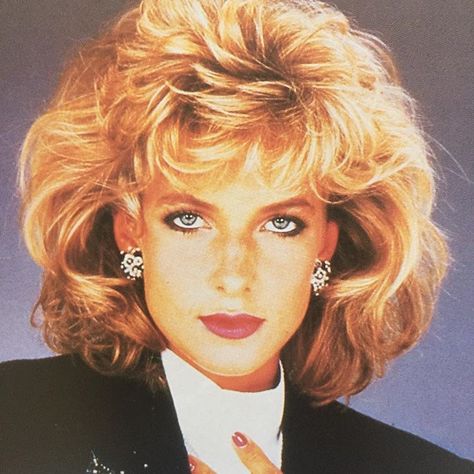 Hair And Beauty Like Its 1985 on Instagram: “"Modern perms, used properly, should leave your hair shining and lustrous, but perming is nevertheless a chemical process that alters the…” Eighties Hair, 80s Hair And Makeup, 80s Big Hair, 1980s Makeup, 1980s Hair, Tan Skin Blonde Hair, Bouffant Hair, Teased Hair, Steel Magnolias