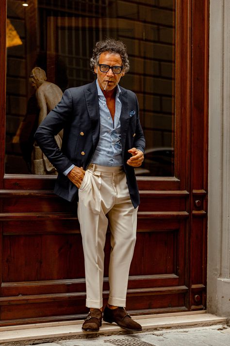 Pitti Uomo Street Style, Italian Mens Fashion, Blazer Outfits Men, Mens Business Casual Outfits, Dressing Ideas, Mens Blazer, Italian Suit, Mens Casual Outfits Summer, Fashion Suits For Men