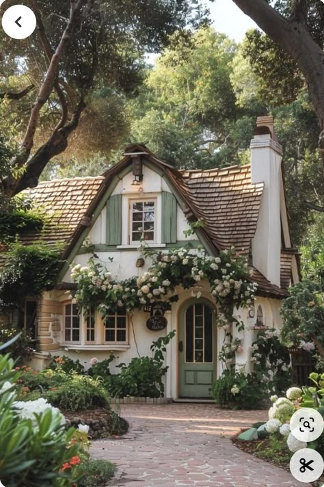 Cute Cottage House, Cottage House Design, Cottage Core House, Cottagecore House, Fairytale House, Cozy Cottages, Cottage Aesthetic, Storybook Cottage, Dream Farm