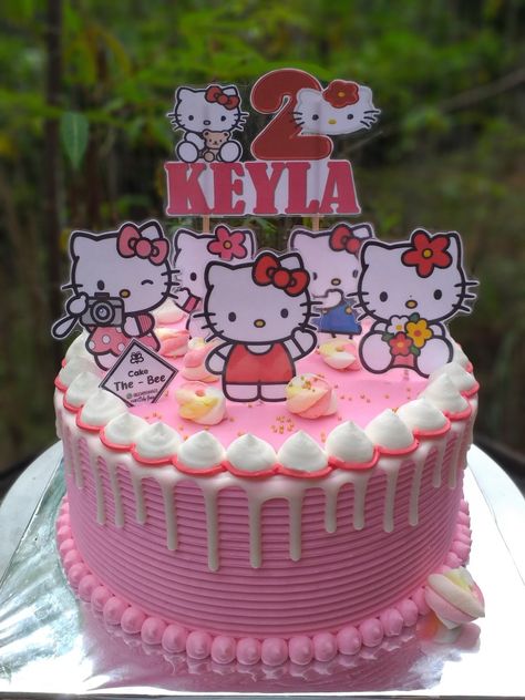 Kue Ultah Hello Kitty Topper, Kue Ultah Hello Kitty, Hello Kitty Cake Design Birthday, Hello Kity Cakes, Hello Kitty Cake Ideas, Hello Kitty Cake Design, Kue Hello Kitty, Hello Kitty Cake Topper, Sanrio Cake