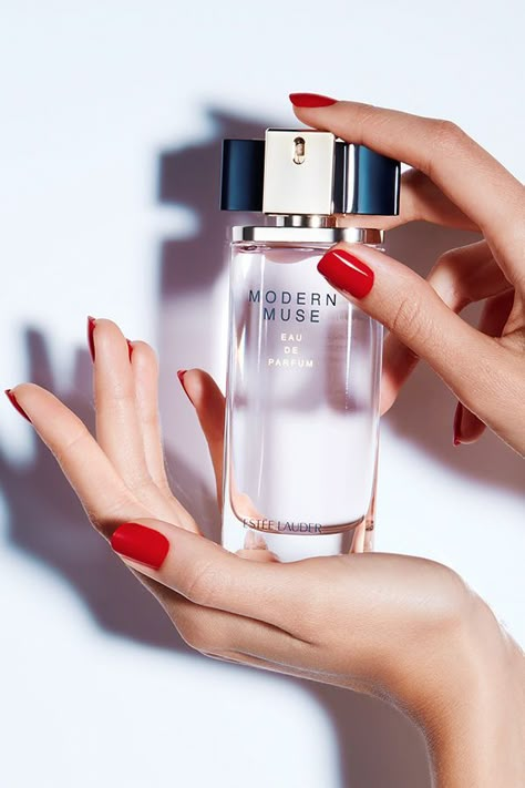 Modern Muse Perfume, Estee Lauder Modern Muse, Fragrance Photography, Perfume Photography, Modern Muse, Beauty Products Photography, Perfume Design, Hand Model, Estée Lauder