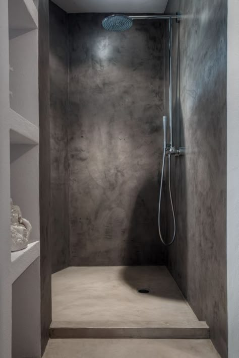 Simple Concrete shower design - Home Decorating Trends - Homedit Concrete Shower, Trendy Bathroom Tiles, Grey Bathroom Tiles, Concrete Bathroom, Floor Lighting, Master Shower, Room Tiles, Grey Bathrooms, Minimalist Bathroom