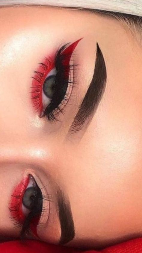 Devil Makeup Women Halloween, Devil Makeup Ideas Halloween, Devil Face Makeup Halloween, Devil Costume Hair Ideas, Women’s Devil Makeup, Devil Costume Women Ideas, Half Devil Half Angel Makeup, Devil Costume Makeup Easy, Pink Devil Makeup