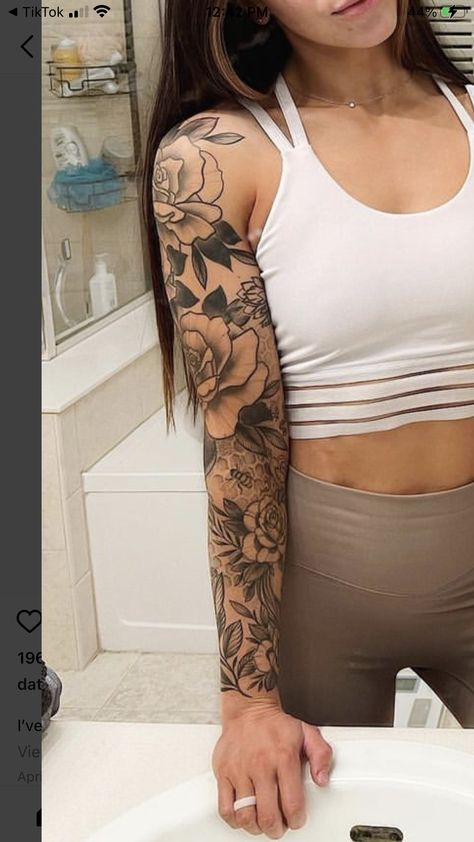 Bee Sleeve Tattoo, Sleeve Tattoo Black Women, Female Sleeve Tattoo Black Women, Girly Sleeve Tattoo, Best Feminine Tattoos, Tattoo Black Women, Female Sleeve Tattoo, Feminine Mandala, Leg Sleeve Tattoos