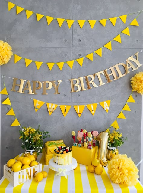 lemon party theme 1st birthdays Yellow Themed Party Decoration, Birthday Yellow Theme, Simple Birthday Decors, Lemon Decorations Party, Yellow Birthday Decor, Yellow Birthday Theme, Yellow Birthday Decorations, Yellow Birthday Party Decorations, Birthday Decorations Yellow