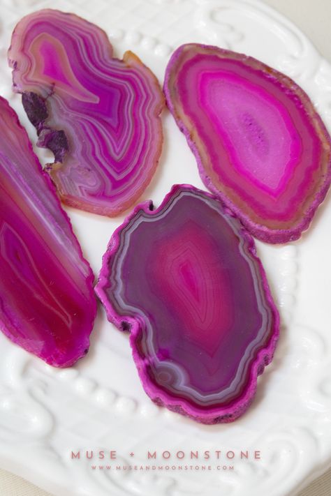 Pink Agate | The properties of the Pink Agate crystal make it a great stone to use when you are looking to work with your Divine Feminine or Goddess energy. #crystals #pinkagate #pinkcrystals Pink Agate Crystal, Witchy Corner, Agate Slices, Emotional Strength, Candle Cards, Goddess Energy, Moonstone Crystal, Pink Agate, Agate Slice