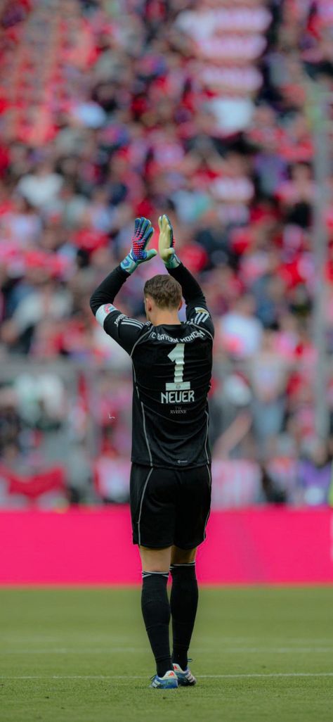 4k Wallpaper Football Players Manuel Neuer Wallpaper, Goalkeeper Wallpaper, Football Wallpapers 4k, Wallpaper Football Players, Football Wallpaper Iphone, Bayern Munich Wallpapers, Bayer Munich, Wallpaper Football, Football Numbers