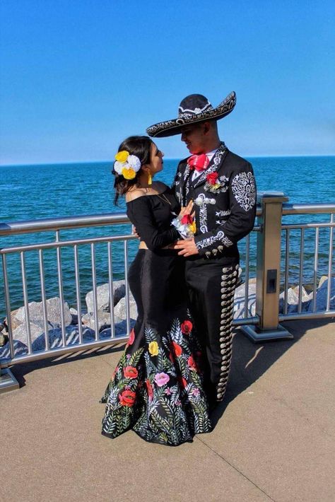 Charro Outfits For Women, Quince Dress Pink, Mariachi Quinceanera Dress, Prom Dress Pretty, Mariachi Outfit, Mexico Outfit Ideas, Charro Outfit, Royal Blue Ball Gown, Pink Quinceanera Dress