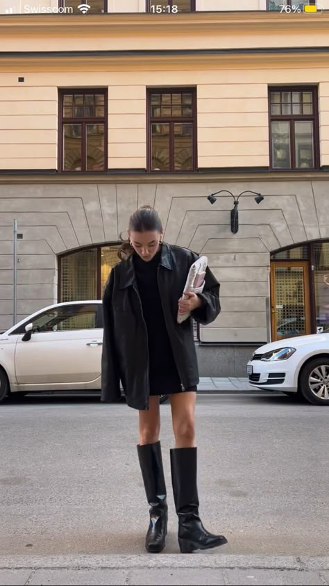 Vagabond Boots Outfit, Black Miniskirt Outfits, Berlin Aesthetic Style, Berlin Fashion Streetstyle, Prague Fashion, Nightout Outfit, Autumn Fits, Preppy Girl, 90s Fashion Outfits