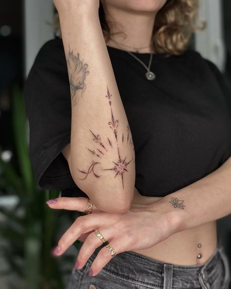 Photoshoot from ornamental piece i did a wile ago. Will be happy to make more of these kind🦦✌🏻 Thanks for trust: @zeynpyldrm_ #tattoos #dövmemodelleri #ornamental Cuff Arm Tattoo, Ornamental Celestial Tattoo, Body Ornament Tattoo, Celestial Ornamental Tattoo, Ornamental Arm Tattoos For Women, Wrist Ornamental Tattoo, Ornamental Spine Tattoo, Ornamental Tattoo Back, Fine Line Ornamental Tattoo