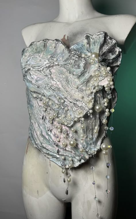 Sea Aesthetic Fashion, Wave Fashion Design, Sea Life Fashion Inspiration, Sea Fashion Design, Shell Fashion Design, Ocean Dress Design, Ocean Corset, Seashell Corset, Ice Queen Fashion