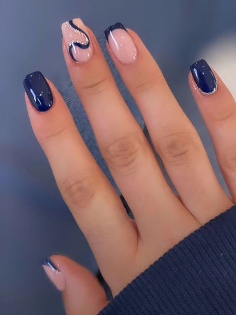 Short Natural Nail Designs Gel Blue, Nail Inspo For Navy Blue Dress, White Nails With Dark Blue Design, French Nails Blue Design, Nails To Match A Blue Dress, What Color Nails With Navy Dress, Nails With Dark Blue Dress, Nails For A Navy Dress, Blue Nails Wedding Guest