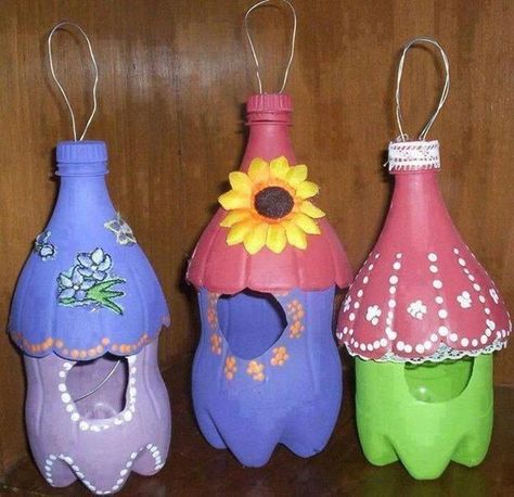 recycled crafts for kids and adults, handmade bird feeders recycling plastic bottles #recyclingprojects Recycled Crafts Kids, Diy Plastic Bottle, Garden Aesthetic, Plastic Bottle Crafts, Recycled Projects, Aesthetic Ideas, Camping Crafts, Recycled Crafts, Garden Crafts