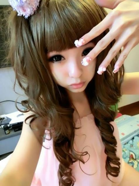 Eye Enlarging Makeup, Gyaru Hair, Curly Hair Ponytail, Gyaru Makeup, Hime Gyaru, Kawaii Makeup, 일본 패션, Harajuku Girls, Kawaii Hairstyles