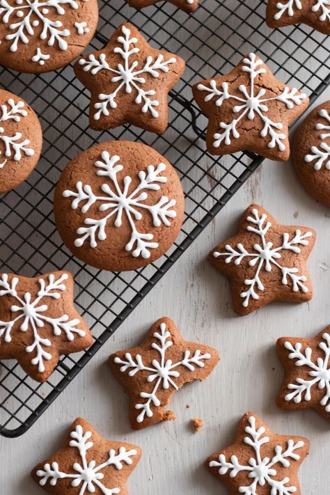 German Gingerbread Cookies, German Gingerbread, Gingerbread Cookies Decorated, Christmas Biscuits, Ginger Bread Cookies Recipe, Cookies Easy, Ginger Cookies, Gingerbread Cookie, Xmas Cookies