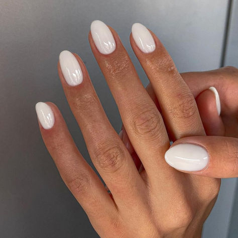 Short Almond Nails Wide Nail Bed, Short White Round Nails, Short Milk White Nails, White Acrylic Nails Round, Nails For Getting Engaged, Rounded White Nails, Natural Round Nails Short, Cloud White Nails, Natural Nail Designs Acrylics