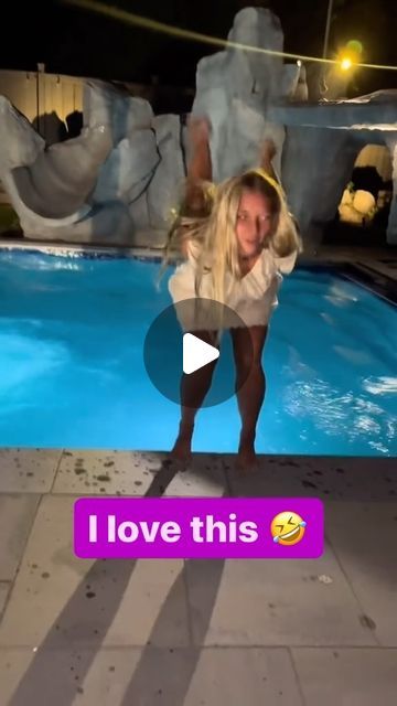 Overtime WBB on Instagram: "Wait this was actually so cool to watch 😭 @claire.liljenquist" Funny Photography Ideas, Wet Teeshirts Photoshoot, Begging Pose, Female Artwork Art, Female Illustration Art, Female Artworks, Friday Funny Pictures, Weird Old Photos, Off Color Humor