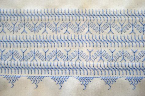 Embroidering Ideas, Fabric Manipulations, Machine Stitches, Sewing Project Ideas, Sewing Machine Stitches, Course Ideas, Decorative Stitches, Bernina Embroidery, Bargello Needlepoint